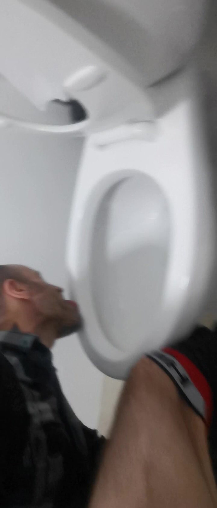 NeatGame458: Les toilettes publiques des hommes me transforment tellement excitée