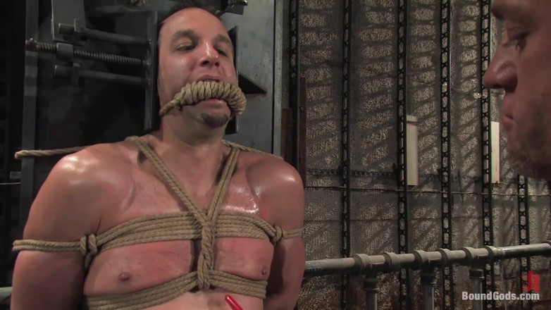 KINK men: Maestra Tyler Saint y esclavo Jason Miller