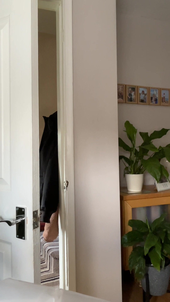 Buggiesmugglr: Papi Cachondo Disfrutando De Estar Solo En Casa