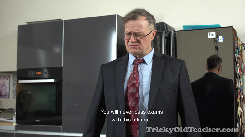 Tricky Old Teacher: Starý učitel zachází se svou sexy studentkou správně