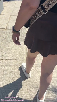 마이크로스커트 전시 공공장소에서 항문 플러그