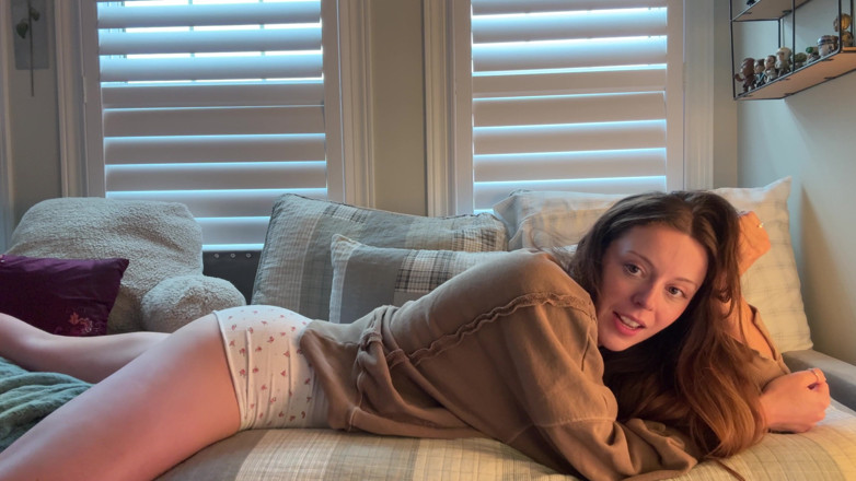 Nadia Foxx: Prietenul de studiu devine ciudat