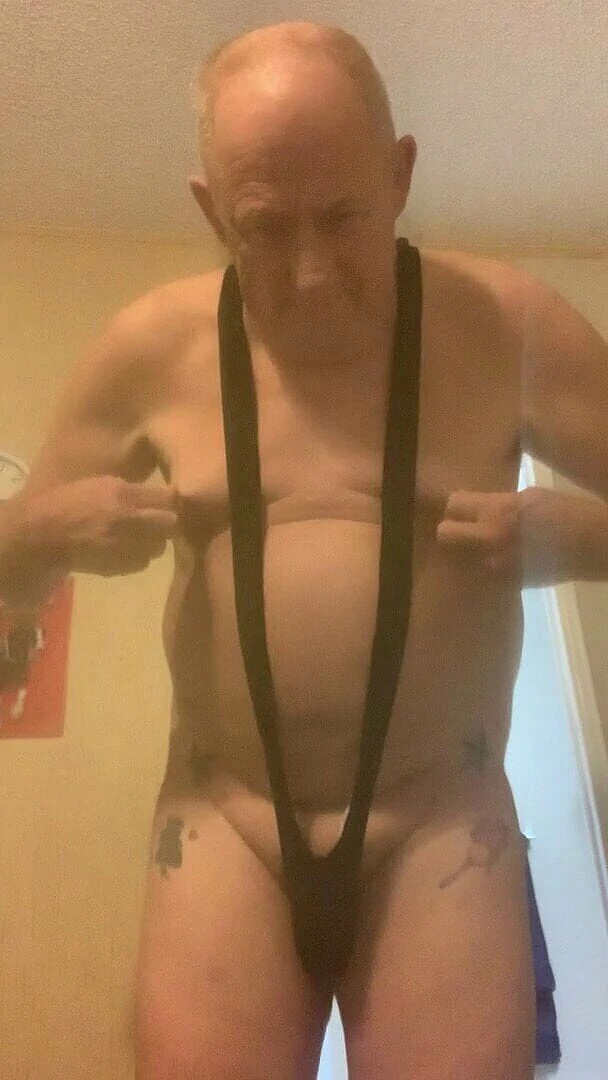 Nudeman693: Gay Slave