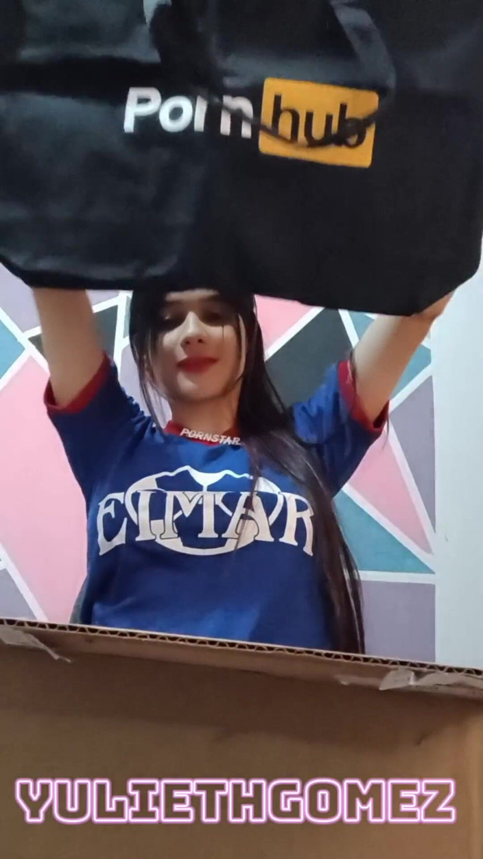 Yulieth Gomez: Omg le prix que Porhub m’a décerné pour mes gros...