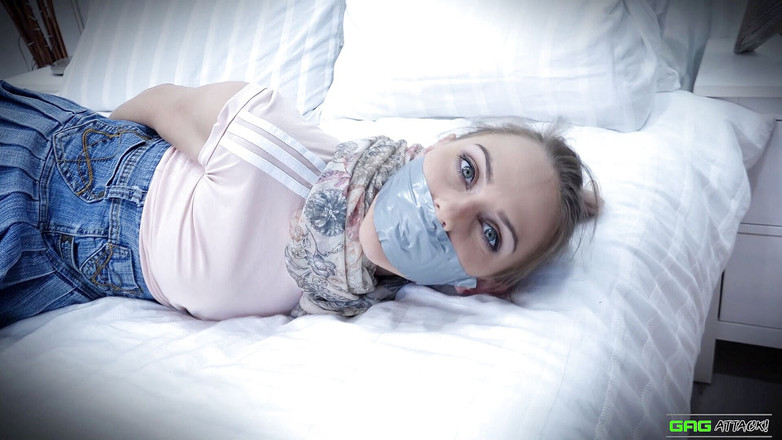 Gag Attack: Chloe Toy - chůva v otroctví