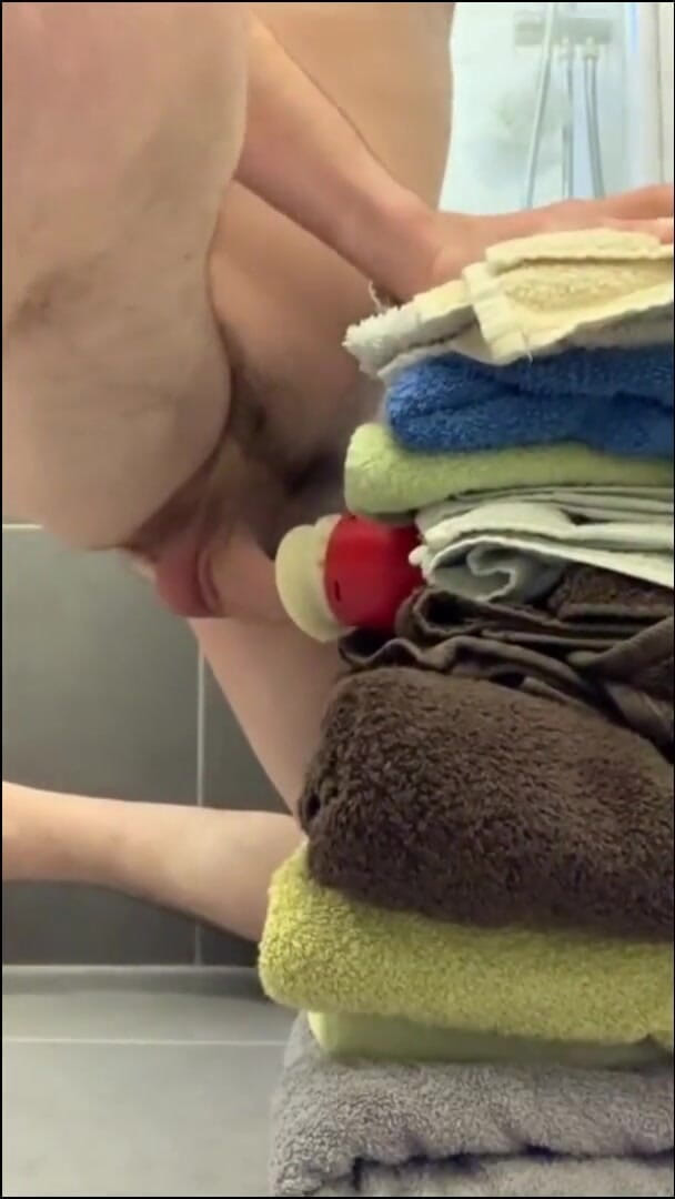 qaz11: Handjob on camera - 531
