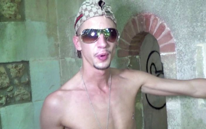 Crunch Boy: Französischer twink von araber mit XXL schwanz im freien gefickt