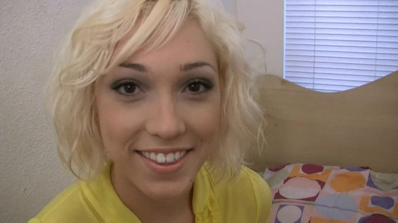 Cryptostudios: Cute blonde teen orgasms on sybian machine
