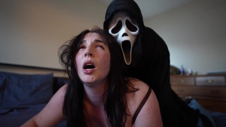 Steve Rickz: Grandota con enorme culo es follada duro y áspero por ghostface -...