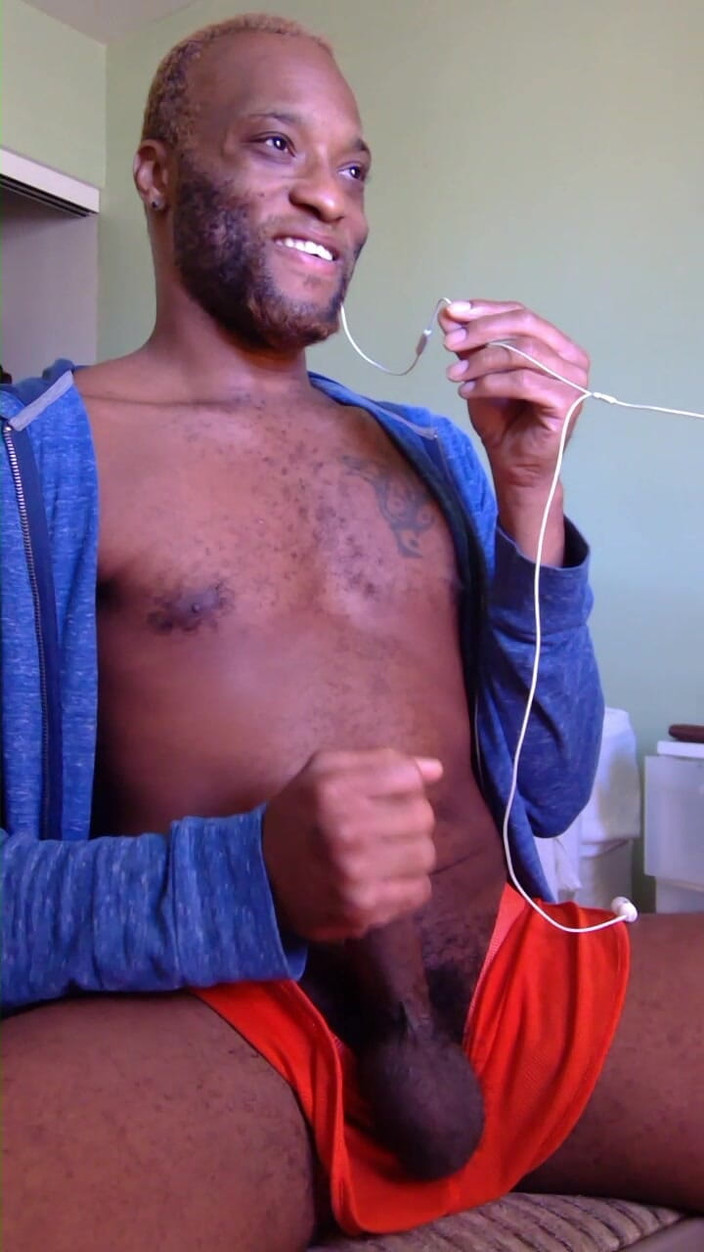 Kennie Jai: Kennie jai cởi bỏ chàng trai bằng cách khoe con...