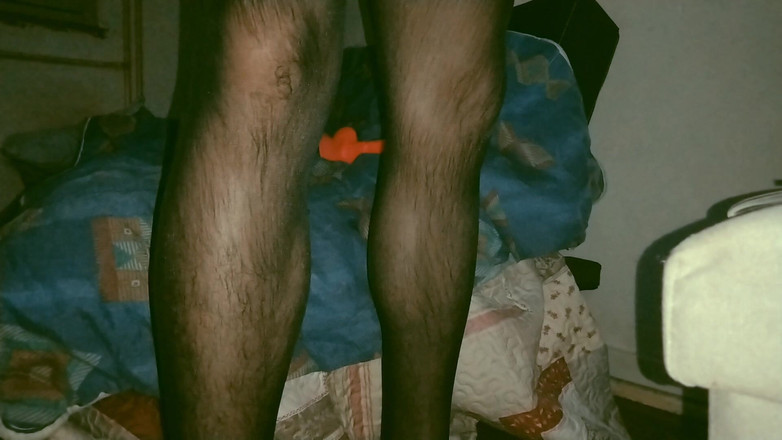 brake my ass: Aku lagi asik muasin lubang pantatku pakai butt plug sampai...