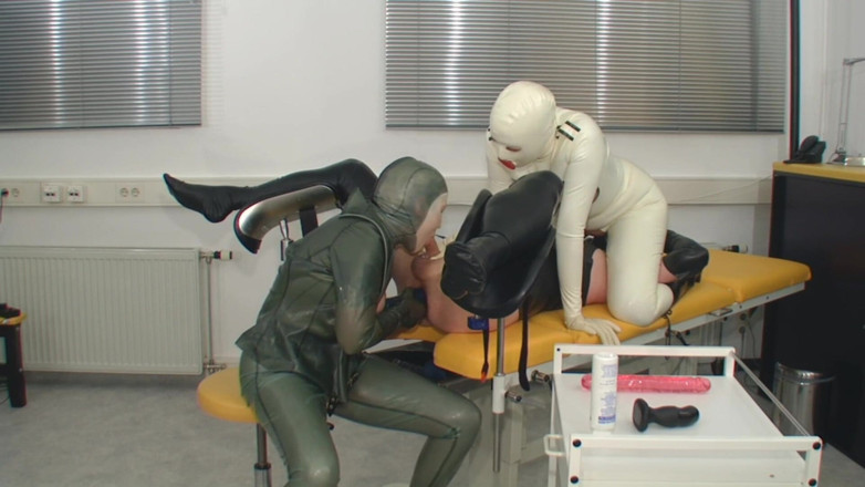 Rubber & Clinic Studio - 1ATOYS: Sapık lastik götten sikiş