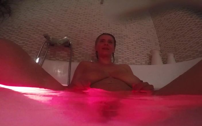 Katerina Hartlova: Undervattenskamera i jacuzzin visar fin utsikt när min fitta och...