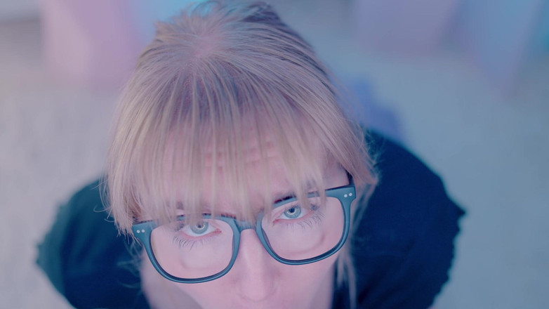 Jolie Lyon: 포르노 스타의 배다른 딸의 가장 친한 친구