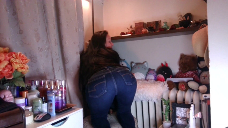 Raven Willow: Моя задница хорошо выглядит в джинсах