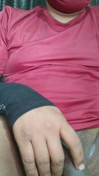 如此热辣的挤奶射精