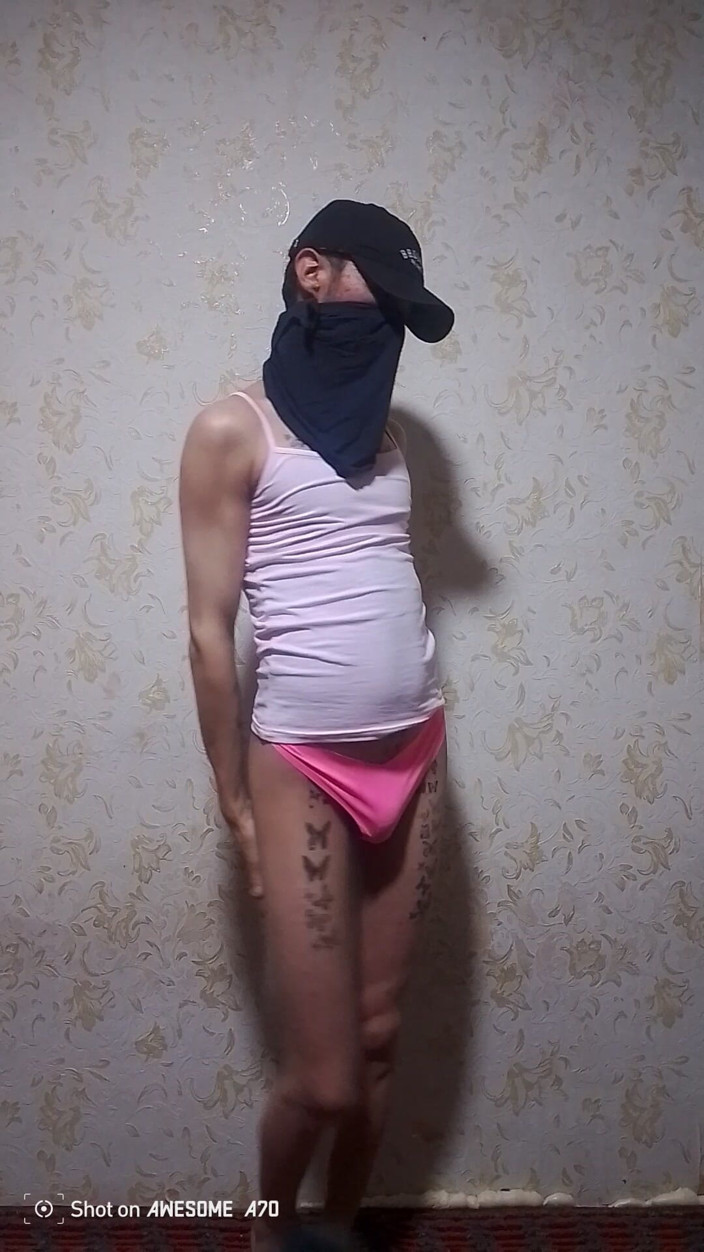 RayKris: Femboy Dresses up