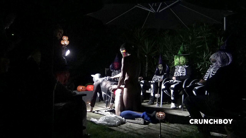 BAREBACK PORN SPY CAM: 素人摄像头在万圣节的夜晚被无套性交