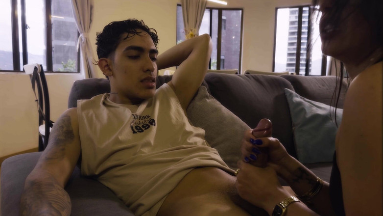 Kylei Ellish: मेरे पति ने मुझे हमारी सालगिरह पर छोड़ दिया, मैं अपने चालक के बड़े मोटे लंड को चोदकर बदला लेने का फैसला करती हूं