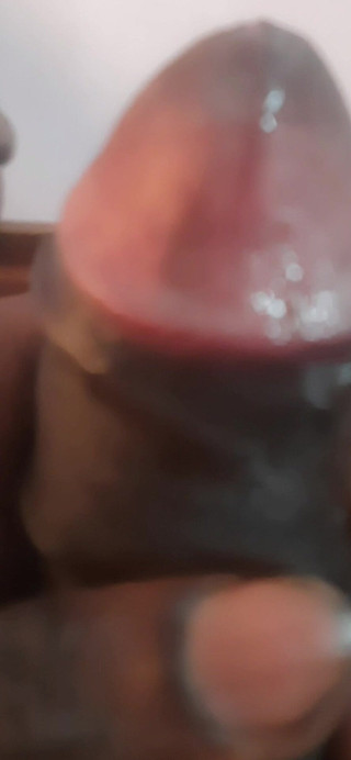 Lubina45: Seorang pria secara pribadi menjelajahi keinginannya sendiri di kediamannya.