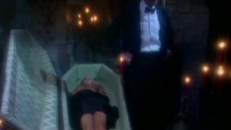 ORGASMX: 뜨거운 복고풍 드라큘라와 함께하는 섹스