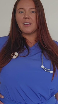 Une infirmière sexy se fait baiser par son docteur marié, POV