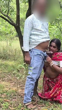 A Village Bhabhi Fucked by a School Student in Forest,sona Bhabhi First Time Outdoor Sex by Her Boyfriend