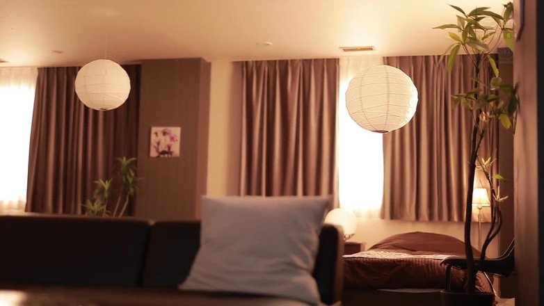 Smooth Time: La un business hotel într-o călătorie de afaceri, am stat într-o cameră...
