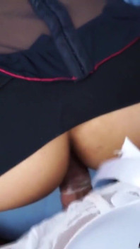 Si blonde transeksual dan si rambut coklat berkongkek