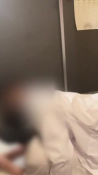Man, tyvärr, sjuksköterskans fru är utbildad till smutsigt samtal av läkare på sjukhus #118