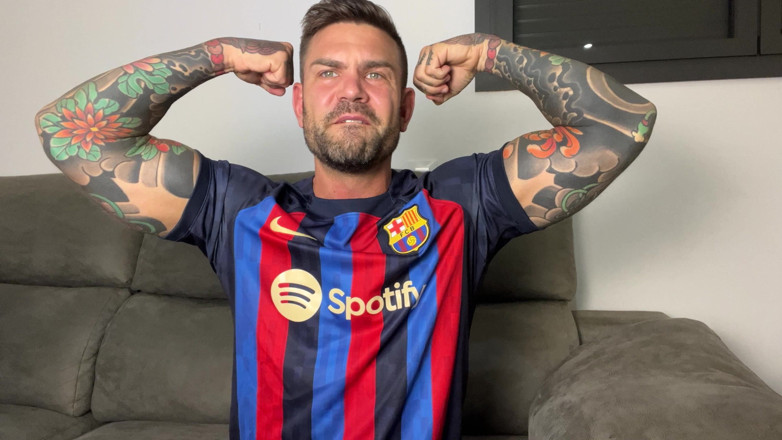 Juan Lucho Gay: Handsome Spaniard Jerks off in the Barça Shirt