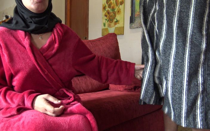 Souzan Halabi: Algerisk hora i Frankrike förödmjukar sin mans lilla kuk