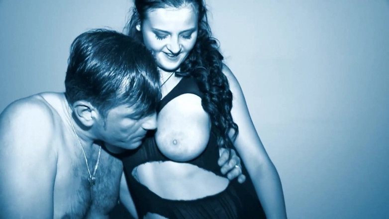 Amateur Pornos XXX: Naylon Kız Vahşi BDSM Seansında Bağlı Ve Sert Sikiliyor