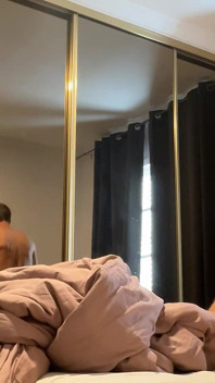 Papi nimmt meinen schwanz und er liebt es.