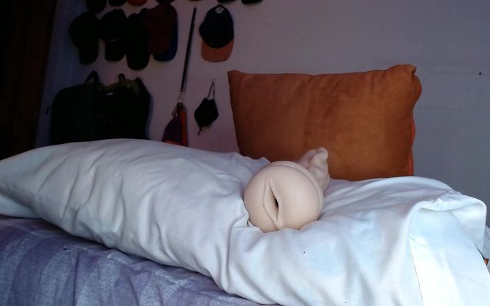 Charrterr: Îmi fut foarte tare jucăria sexuală