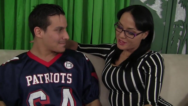 Milf X: Stepmoms do it better - Episode #08