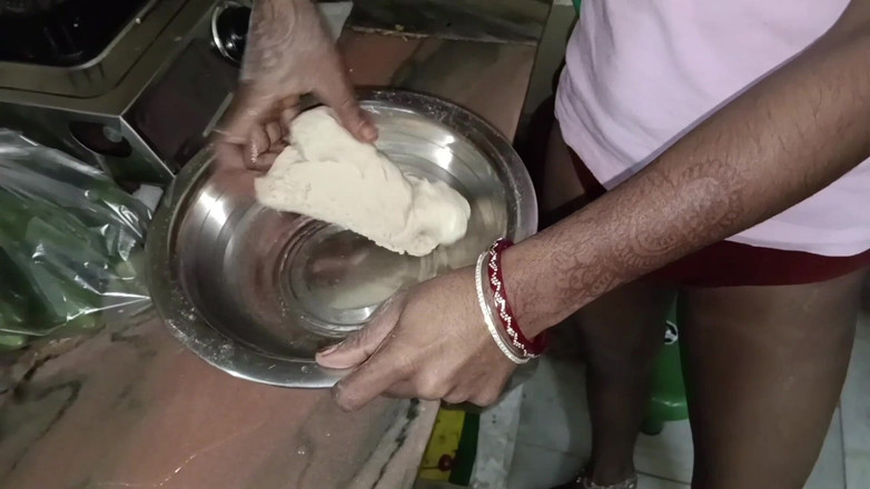 AmpleOunce283: Bhabhi die Roti alleen maakt - de harde lul van Devar...