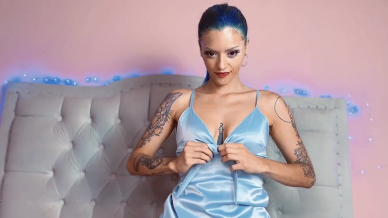 Steff Crime: ハッピーウェットエンドのディープスロート、これは典型的なポルノ動画ではありません!