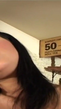 Melancap dildo adalah adegan yang sangat panas 04