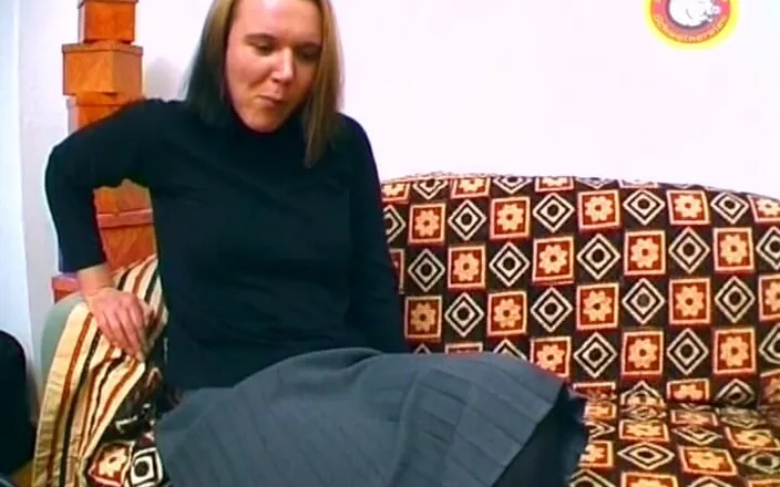 German Amateur Videos: Amateur MILF From Germany Likes Playing with Her Pussy