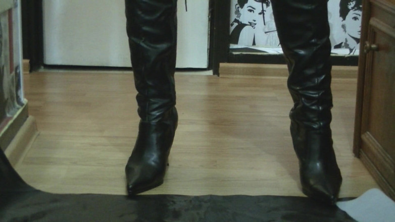 SassyTiff: Sniff my ass slave