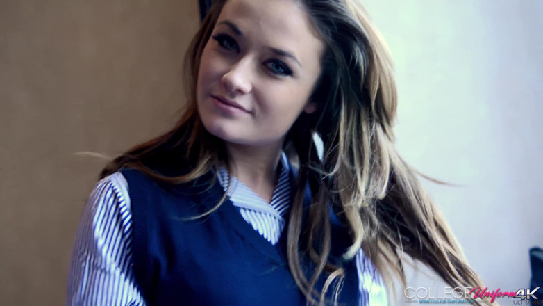 College Uniform: Footloose Con Jess Impiazzi