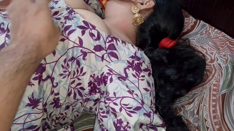 QueenbeautyQB: My Indian Husband Fuck Me and Eating My Pussy