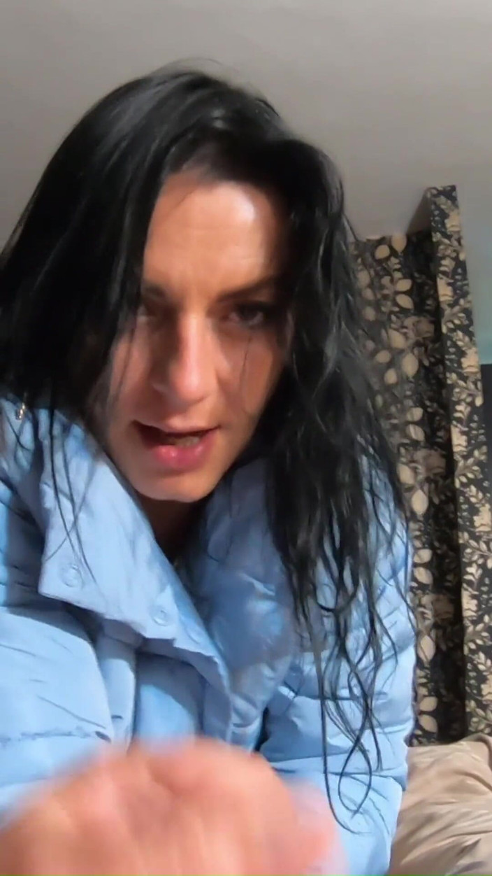 MilfyCalla: Milfycalla - viel sperma auf meiner neuen sky blue down jacke...