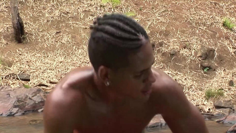 Transsexuell and gay club: 야외에서 열정으로 빨고 섹스하는 핫한 형제