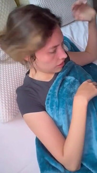 Sąsiadka zawsze udaje, że chce być lesbijką