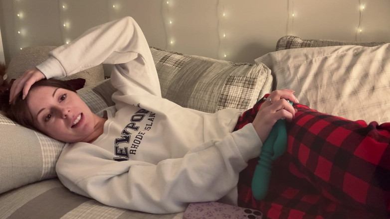 Nadia Foxx: 部屋で義理の妹のおもちゃを見つけると対立につながります