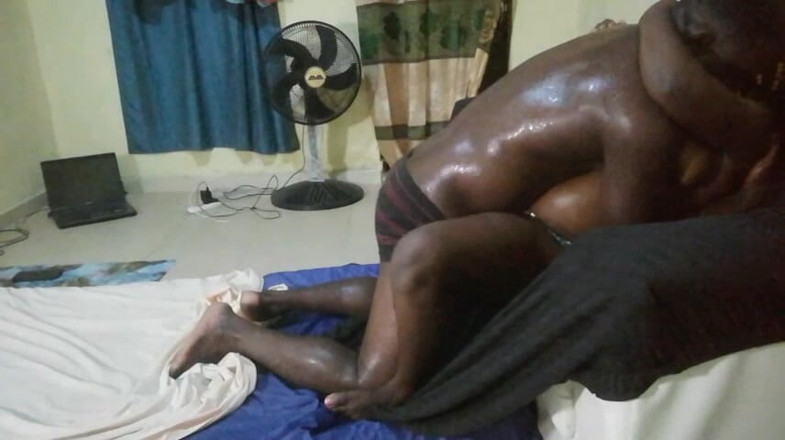 Pornsexlive: When I'm Wet While Lowering My Stepsister