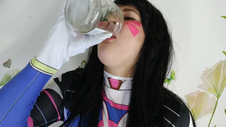 LizAngel: D.VA ho fatto pipì nel barattolo
