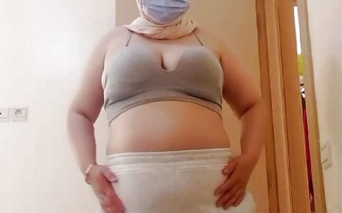 Fatitom: Una donna marocchina calda con un abbronzatura